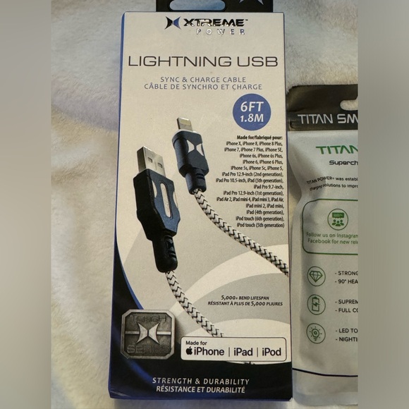 NWOT 2 lightning charging cables and a car charger - Picture 3 of 9